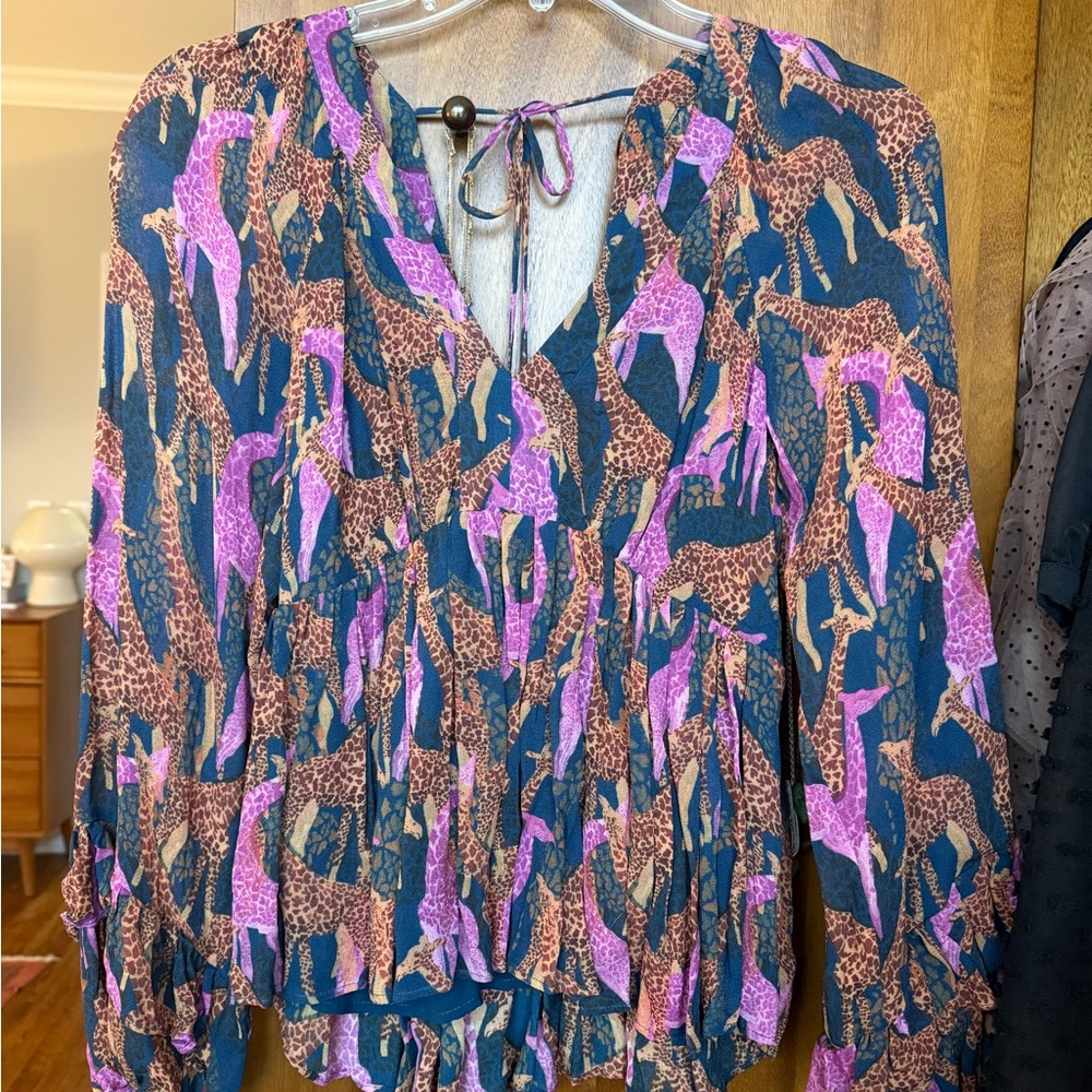 FARM Rio Giraffe Print Blouse - Picture 2 of 2